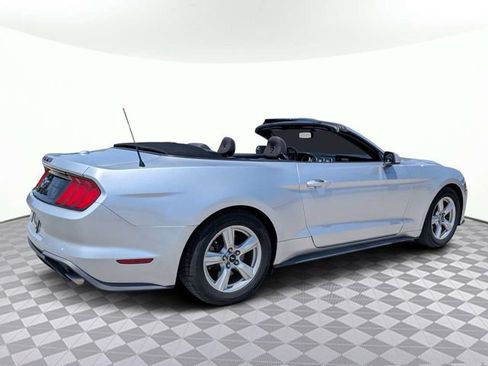 Used 2019 Ford Mustang Convertible RWD image 4