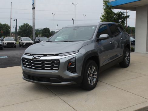 New 2027 Chevrolet Equinox LT w/ Convenience Package II AWD/4WD image 7