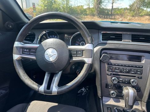 Used 2013 Ford Mustang Convertible RWD image 27