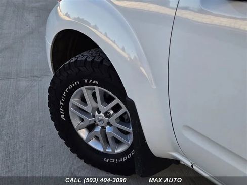 Used 2020 Nissan Frontier SV image 34