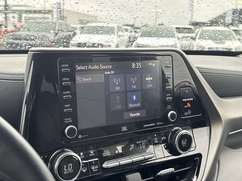 Used 2020 Toyota Highlander Limited FWD image 20