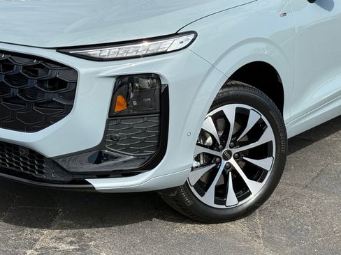New 2026 Audi Q3 quattro 2.0T AWD/4WD image 3