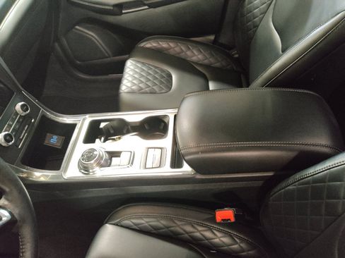 Used 2024 Ford Edge Titanium image 26