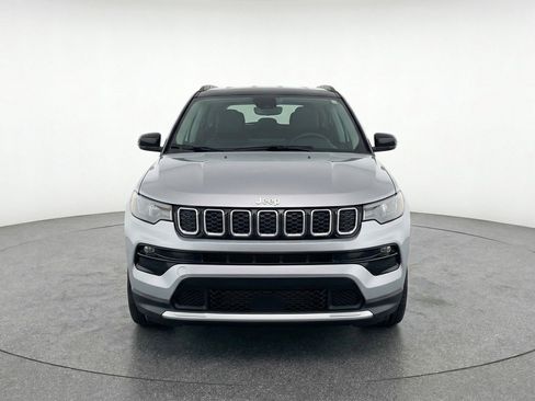 Used 2025 Jeep Compass Limited image 1