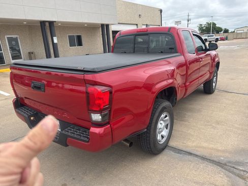 Used 2018 Toyota Tacoma SR w/ SR Convenience Package RWD image 5