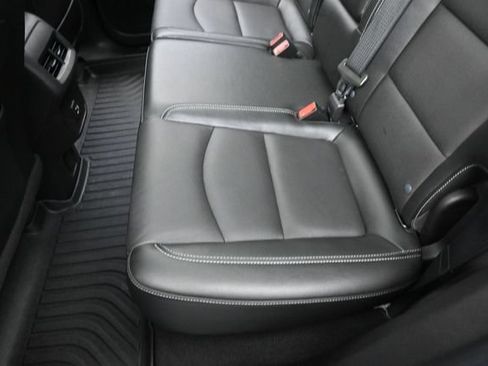 Used 2024 GMC Terrain SLT w/ Infotainment Package II AWD/4WD image 22