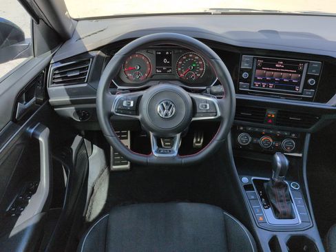 Used 2019 Volkswagen Jetta GLI FWD image 16