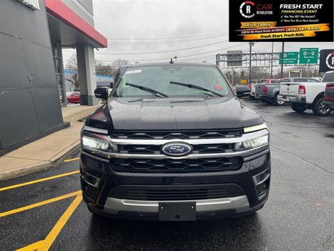 Used 2024 Ford Expedition Max Limited AWD/4WD image 3