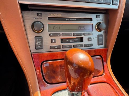 Used 2002 Lexus SC 430 Convertible image 17