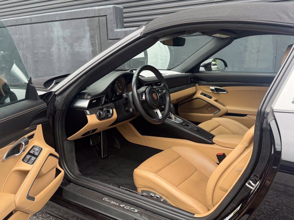 Certified 2018 Porsche 911 Targa 4 GTS AWD/4WD image 15