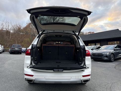 Used 2020 BMW X7 xDrive40i w/ Premium Package image 21