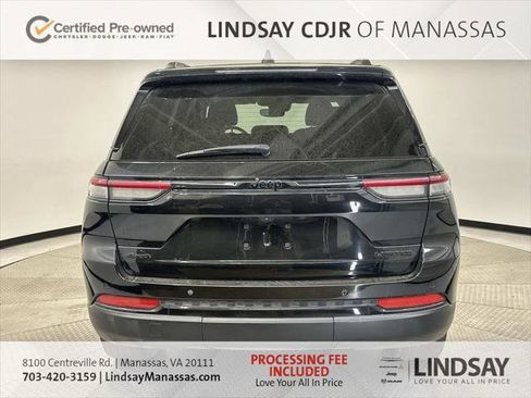 Certified 2023 Jeep Grand Cherokee Limited w/ Black Appearance Package AWD/4WD image 8