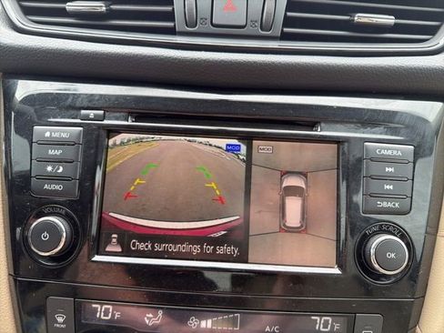 Used 2018 Nissan Rogue SV w/ Premium Package image 30