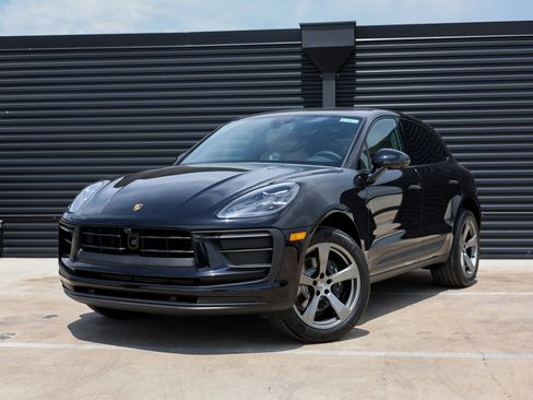 Certified 2025 Porsche Macan image 1