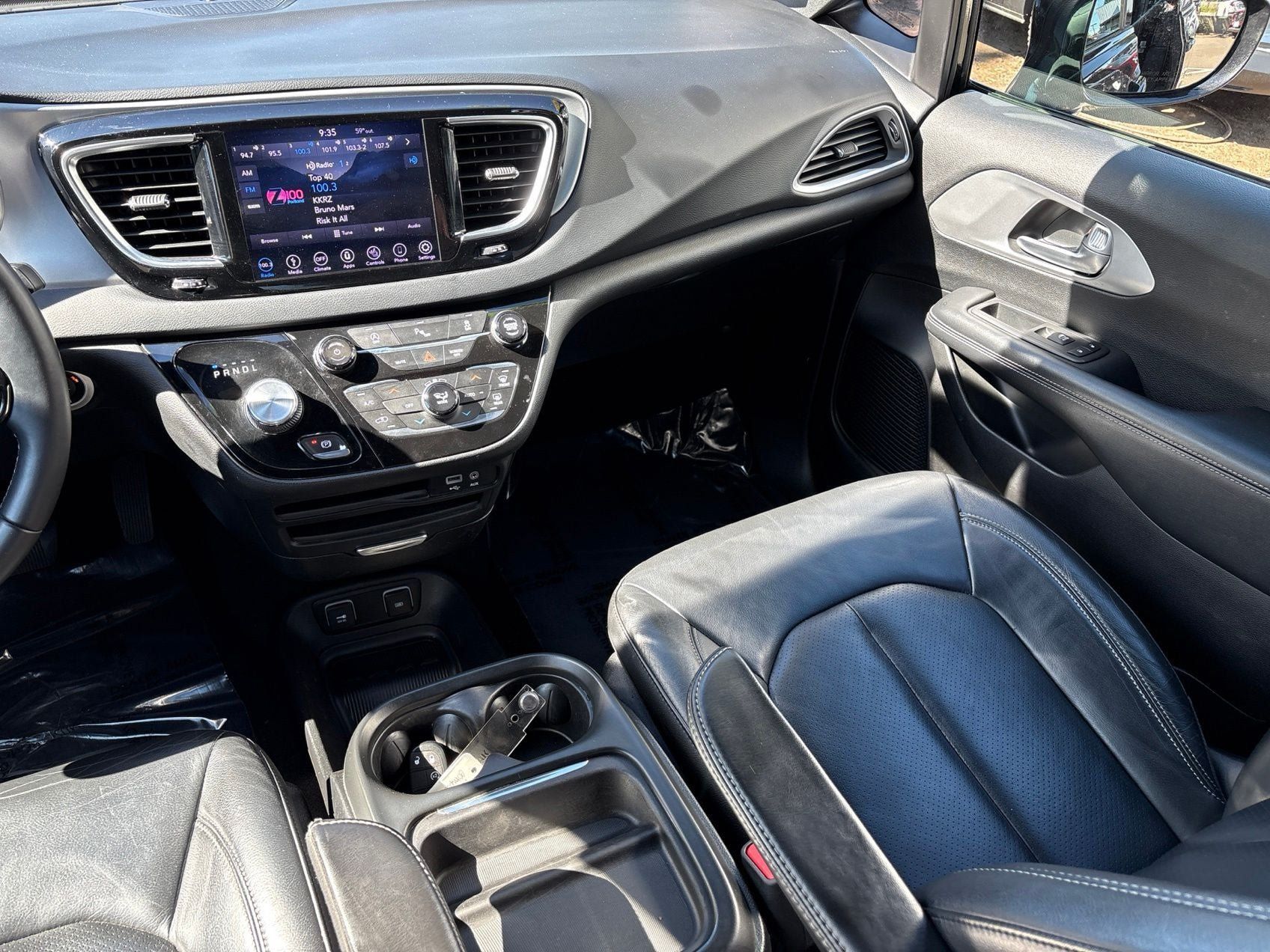 Used 2018 Chrysler Pacifica Touring-L w/ Premium Audio Group FWD image 21
