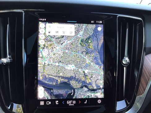 Certified 2025 Volvo V60 B5 Cross Country Plus image 38