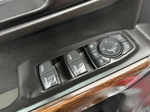 Used 2021 Chevrolet Silverado 2500 High Country w/ Technology Package image 22