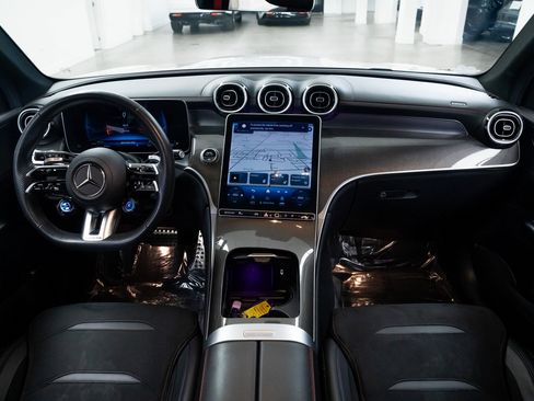 Used 2024 Mercedes-Benz GLC 43 AMG 4MATIC image 9