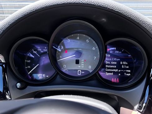 Certified 2024 Porsche Macan S AWD/4WD image 15