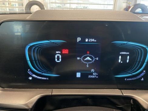 Used 2025 Kia Telluride S AWD/4WD image 16