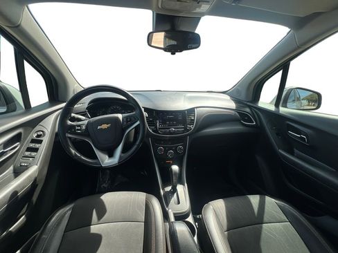 Used 2020 Chevrolet Trax LT w/ LT Convenience Package image 23