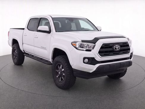 Used 2016 Toyota Tacoma SR5 w/ Towing Package RWD image 2