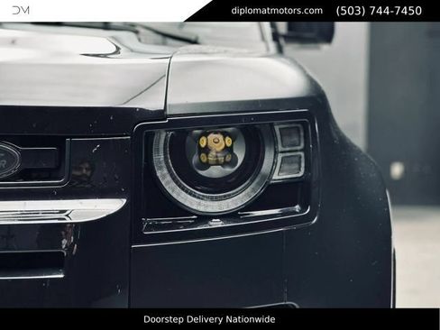 Used 2022 Land Rover Defender 110 V8 AWD/4WD image 13