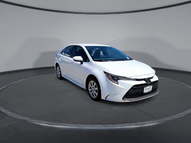 Certified 2025 Toyota Corolla LE FWD image 2