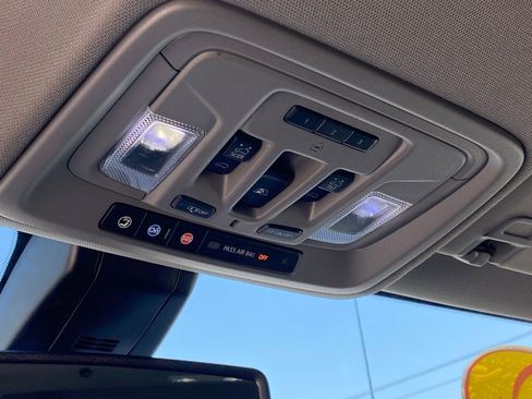 Used 2022 Chevrolet Silverado 1500 LTZ w/ LTZ Premium Package image 19