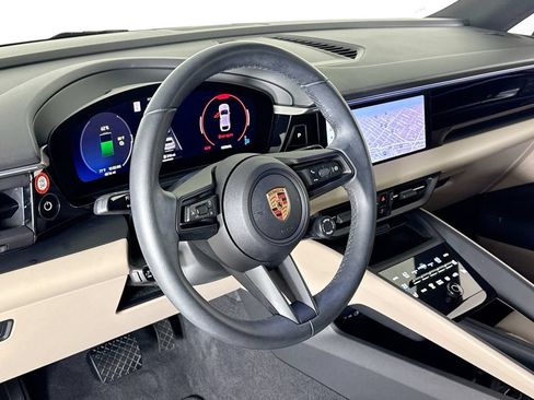 Certified 2025 Porsche Macan Electric RWD image 20