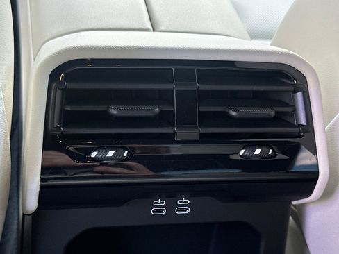 Certified 2024 BMW 530i w/ Premium Package RWD image 16