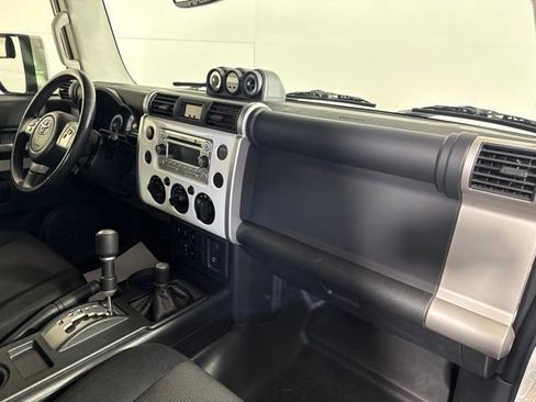 Used 2013 Toyota FJ Cruiser 4WD w/ Upgrade Pkg image 30