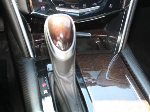 Used 2013 Cadillac XTS Premium FWD image 12