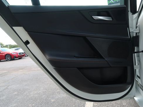 Used 2018 Jaguar XE Prestige image 47