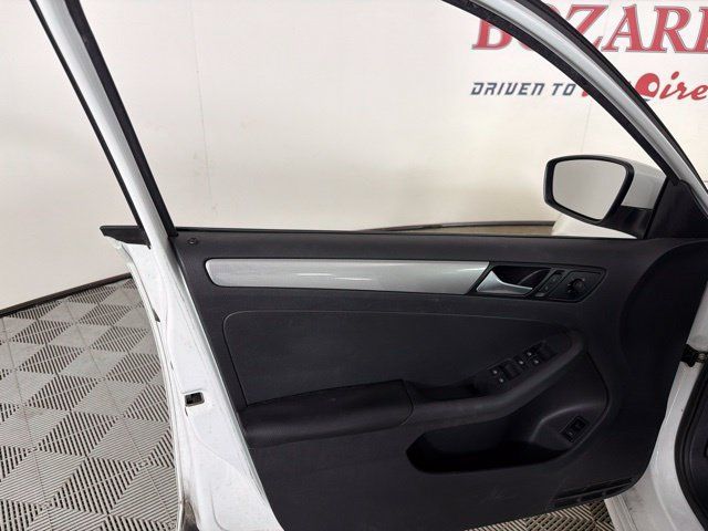 Used 2018 Volkswagen Jetta S FWD image 29