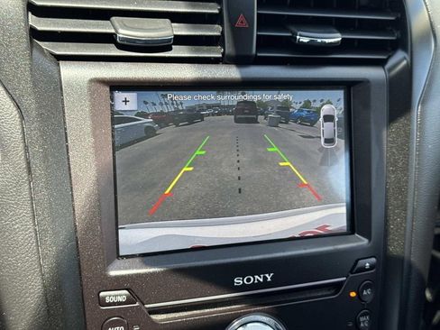 Used 2019 Ford Fusion Energi Titanium FWD image 17