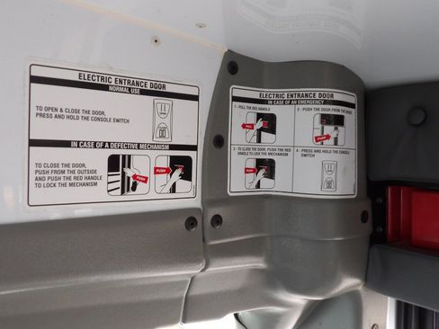 Used 2016 Ford Transit 250 138 RWD image 33