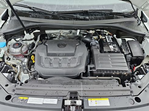 Used 2022 Volkswagen Tiguan SE image 32
