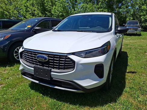 Used 2023 Ford Escape Active w/ Tech Pack #1 AWD/4WD image 3