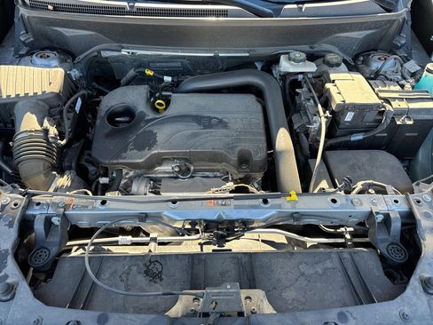 Used 2024 GMC Terrain SLE image 21