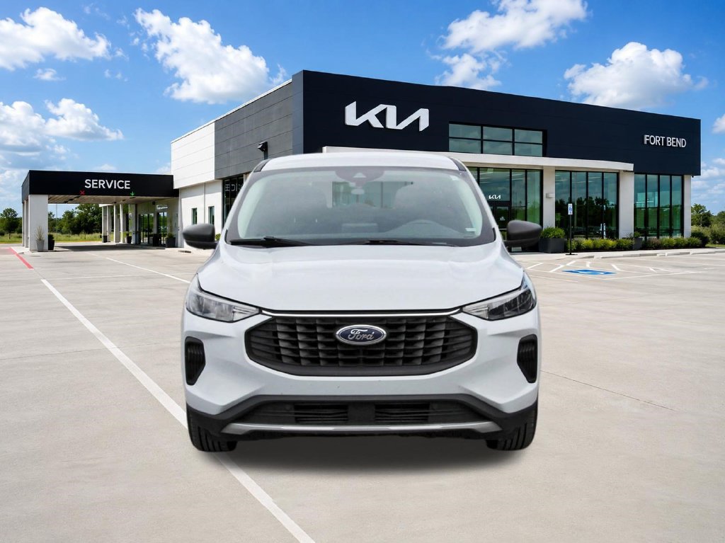 Used 2025 Ford Escape Active FWD image 2