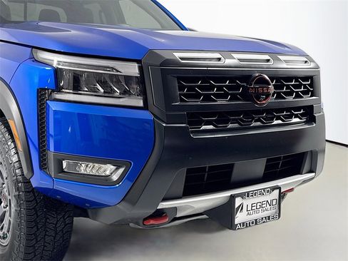 Used 2025 Nissan Frontier PRO-4X w/ Pro Convenience Package image 3