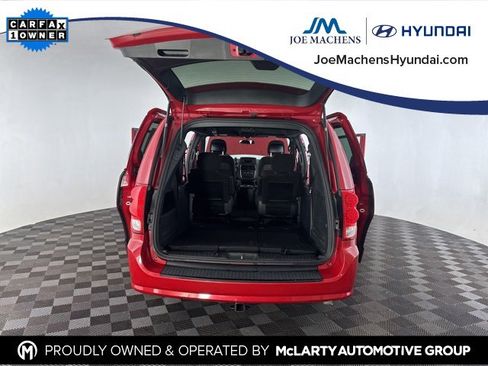 Used 2014 Dodge Grand Caravan SXT w/ Blacktop Package image 17