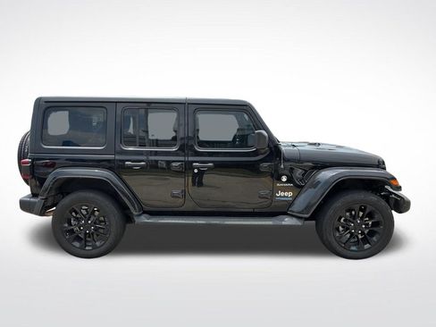Used 2022 Jeep Wrangler Unlimited Sahara w/ Cold Weather Group AWD/4WD image 6