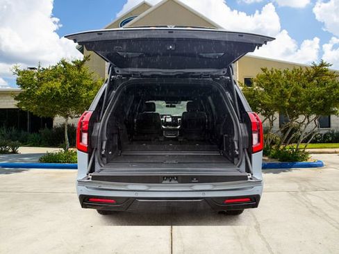 Used 2025 Ford Expedition Tremor AWD/4WD image 6