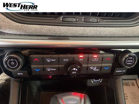 Used 2023 Jeep Compass Latitude w/ Convenience Group AWD/4WD image 5