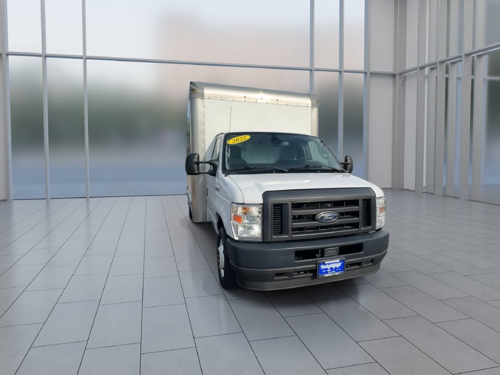 Used 2022 Ford E-350 and Econoline 350 Super Duty RWD image 3