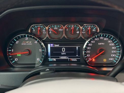 Used 2018 Chevrolet Silverado 1500 LT w/ All Star Edition image 10