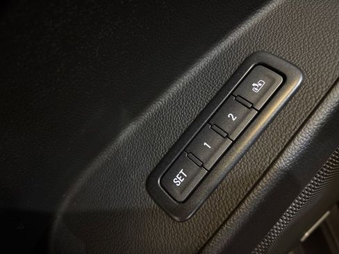 Used 2018 GMC Yukon Denali AWD/4WD image 22