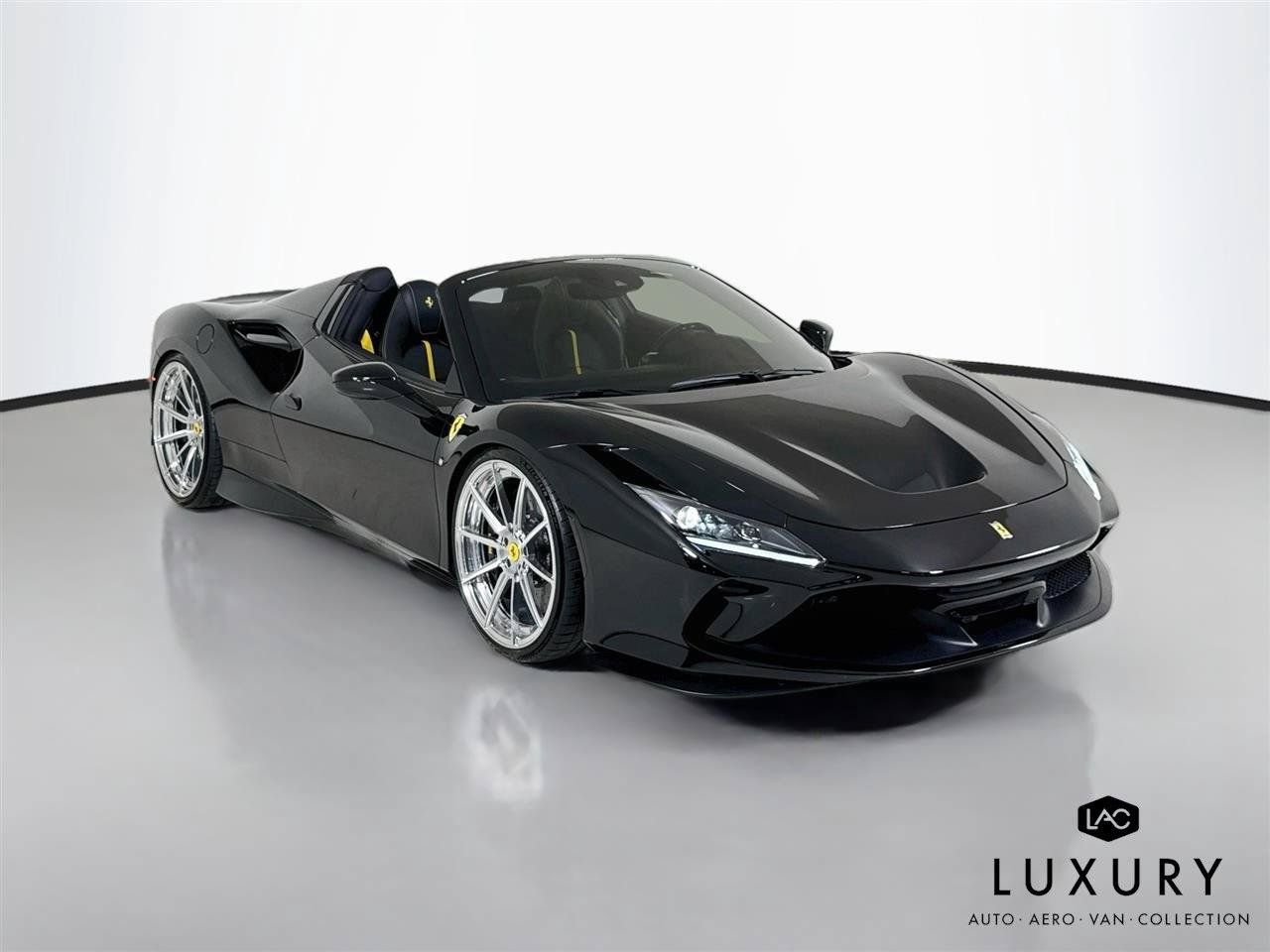 Used 2021 Ferrari F8 Tributo RWD image 3